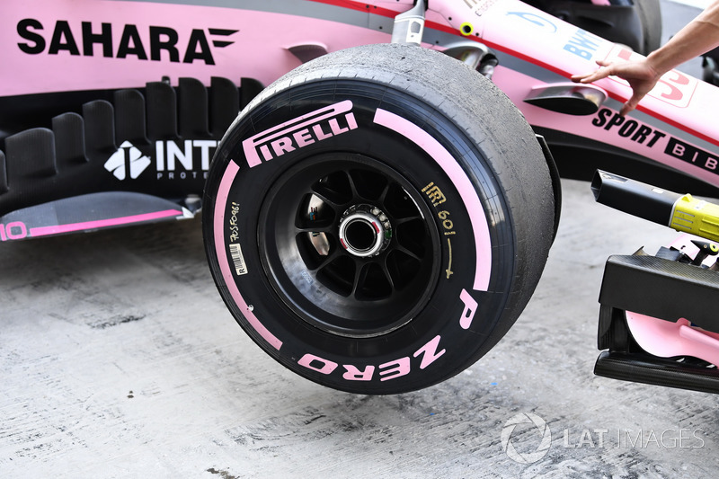 Detalle de neumáticos Pirelli de 2018 Hypersoft de Nikita Mazepin, Sahara Force India VJM10