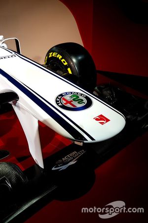 Alfa Romeo Sauber renk düzeni lansmanı