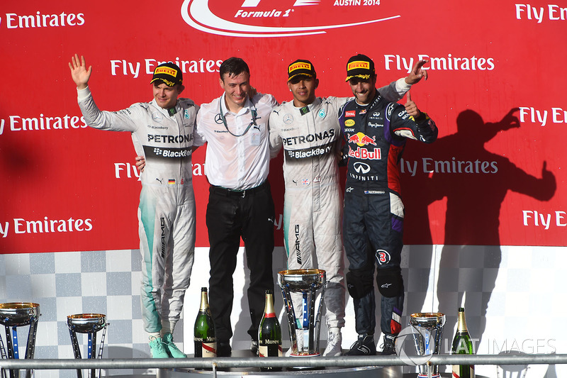 Podium:  le vainqueur Lewis Hamilton, Mercedes AMG F1, le deuxième Nico Rosberg, Mercedes AMG F1, le troisième Daniel Ricciardo, Red Bull Racing, Rob Thomas, directeur des opérations et de la qualité Mercedes AMG F1