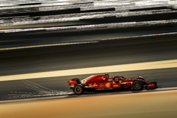 Kimi Raikkonen, Ferrari SF-71H sparks