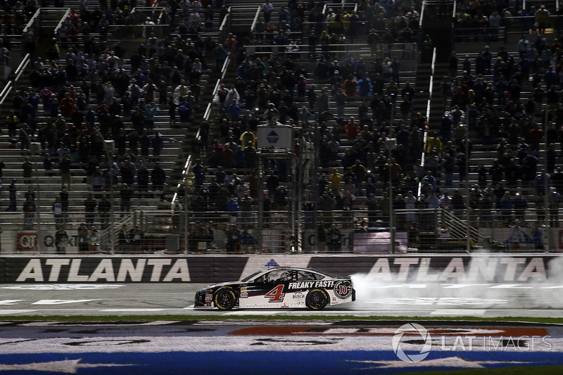 Kevin Harvick, Stewart-Haas Racing, Jimmy John's Ford Fusion burn out