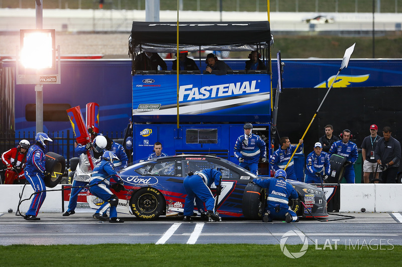 Ricky Stenhouse Jr., Roush Fenway Racing, Ford Ford Fusion pit stop