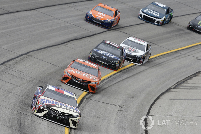Kyle Busch, Joe Gibbs Racing, Snickers Almond Toyota Camry Daniel Suarez, Joe Gibbs Racing, ARRIS Toyota Camry