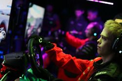 Freek Schothorst, deelnemer aan de McLaren World's Fastest Gamer