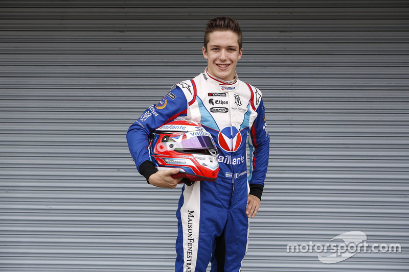 Sacha Fenestraz, Vaillante-Carlin