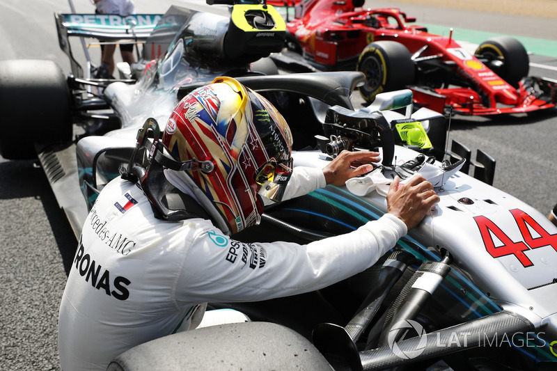 Lewis Hamilton, Mercedes AMG F1 W09, fête sa pole position