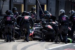 Romain Grosjean, Haas F1 Team VF-18, makes a pit stop