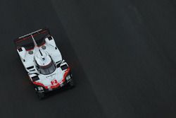 #2 Porsche Team Porsche 919 Hybrid: Timo Bernhard, Earl Bamber, Brendon Hartley