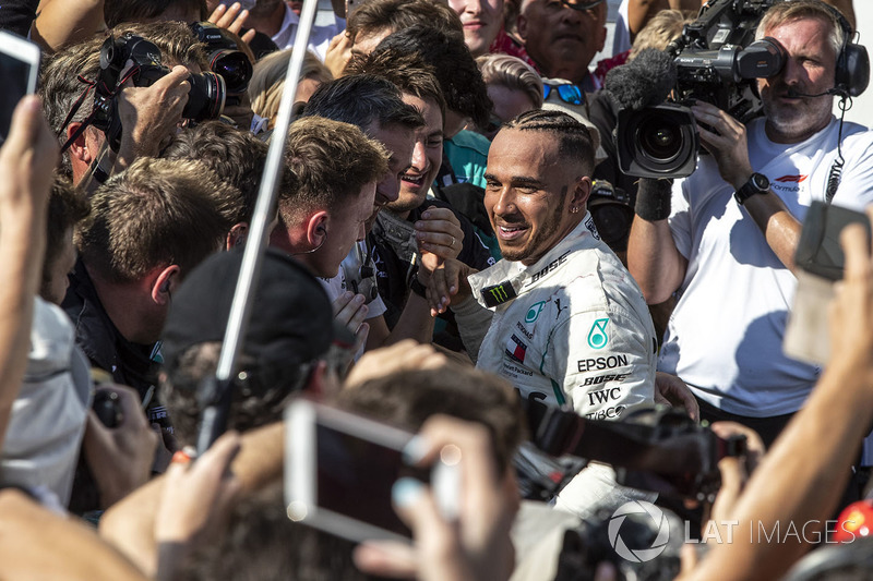 Race winner Lewis Hamilton, Mercedes-AMG F1 celebrates in parc ferme