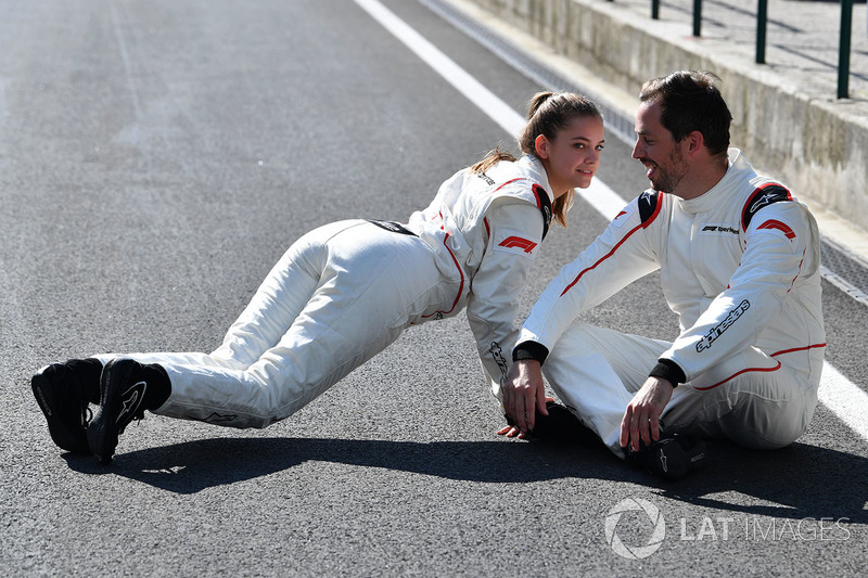 F1 Experiences coche de 2 plazas Barbara Palvin