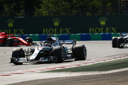 Lewis Hamilton, Mercedes AMG F1 W09, devant Valtteri Bottas, Mercedes AMG F1 W09, et Sebastian Vettel, Ferrari SF71H