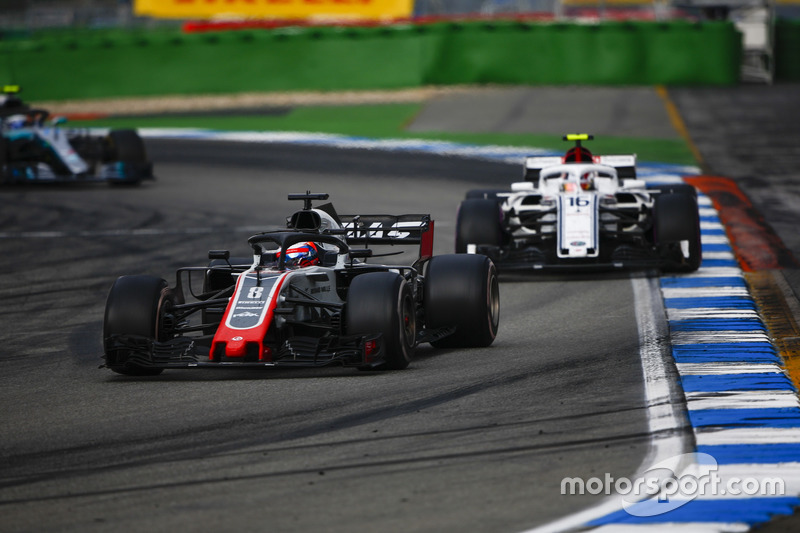 Romain Grosjean, Haas F1 Team VF-18, Charles Leclerc, Sauber C37