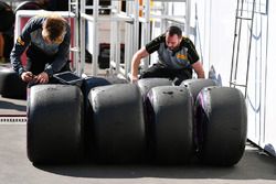 Инженеры Pirelli и шины