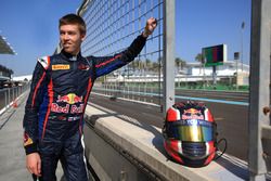 Campeón Daniil Kvyat, MW Arden