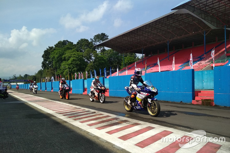 Atmosfer Yamaha Sunday Race