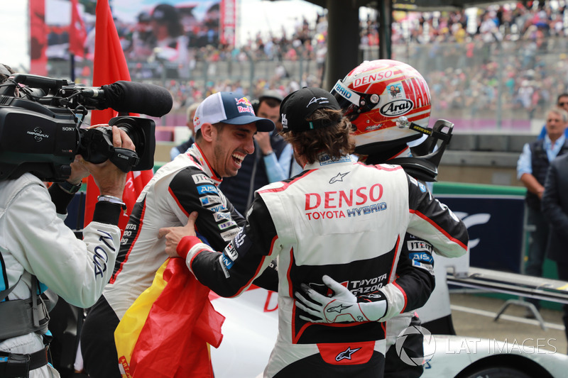 Winners #8 Toyota Gazoo Racing Toyota TS050: Sébastien Buemi, Kazuki Nakajima, Fernando Alonso