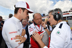 Charles Leclerc, Sauber, Frederic Vasseur, Sauber, Team Principal and Xevi Pujolar, Sauber Head of Track Engineering on the grid