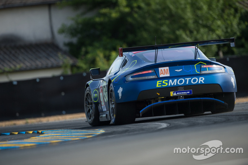 #90 TF Sport Aston Martin Vantage: Salih Yoluc, Euan Alers-Hankey, Charles Eastwood