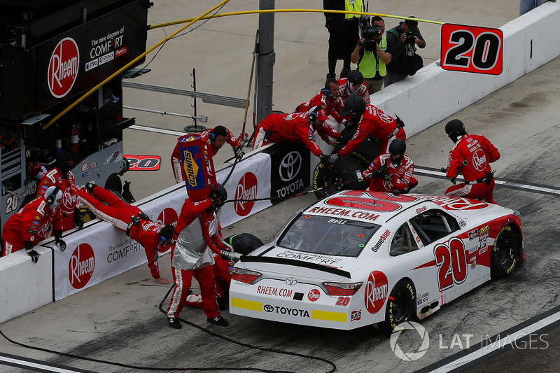 Christopher Bell, Joe Gibbs Racing, Toyota Camry Rheem pit stop
