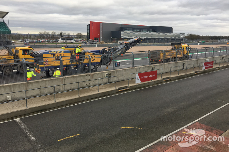 Repavimentado de Silverstone