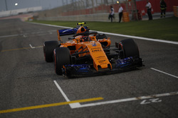 Stoffel Vandoorne, McLaren MCL33 on the grid