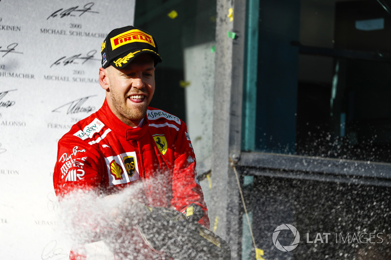 Podyum: Yarış galibi Sebastian Vettel, Ferrari