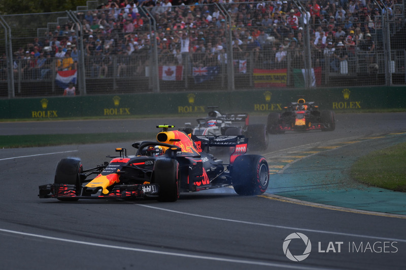 Max Verstappen, Red Bull Racing RB14 spins