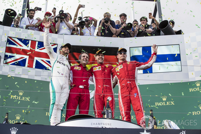 Lewis Hamilton, Mercedes-AMG F1, Inaki Rueda, Ferrari Race Strategist, Sebastian Vettel, Ferrari and