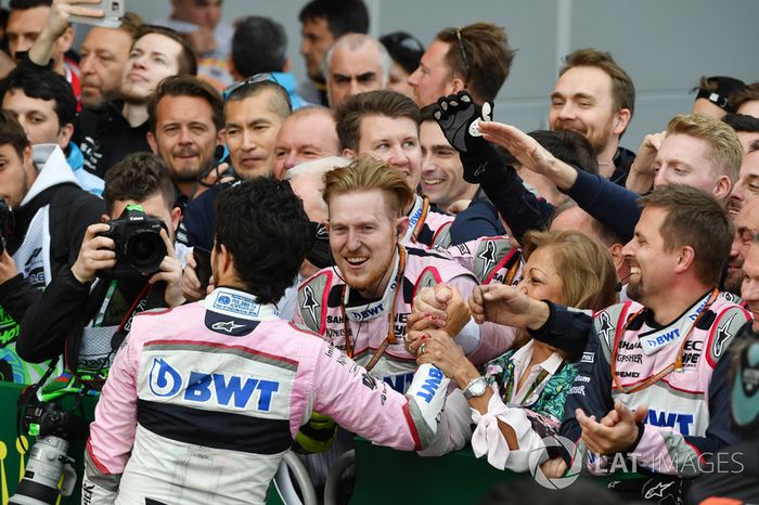 Sergio Perez, Force India celebra en parc ferme
