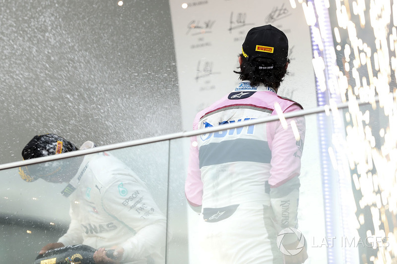 Podio: ganador, Lewis Hamilton, Mercedes-AMG F1, Ferrari, tercero, Sergio Perez, Force India celebran