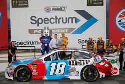 Kyle Busch, Joe Gibbs Racing, Toyota Camry M&M's Red White & Blue