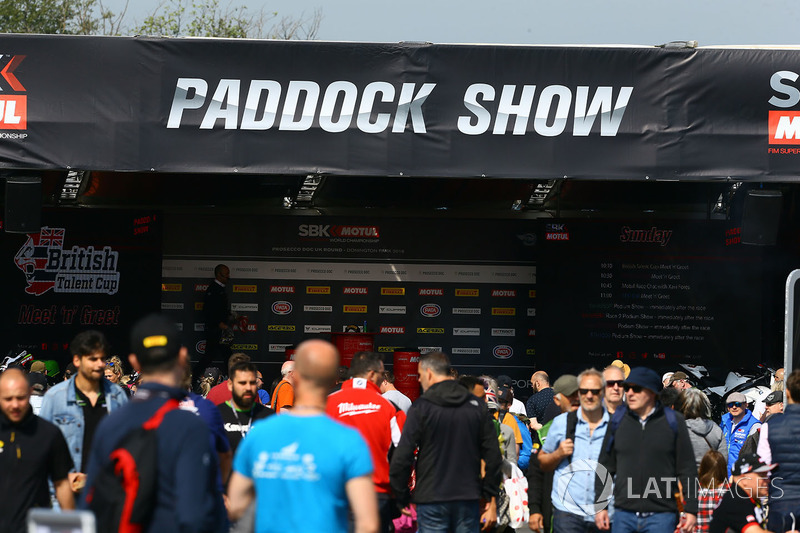 Paddock show
