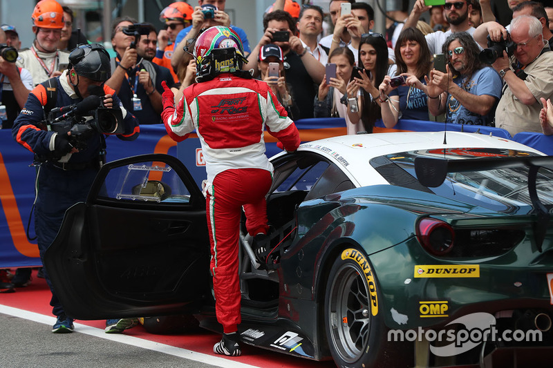 I vincitori GTE #55 Spirit of Race Ferrari F488 GTE: Duncan Cameron, Matthew Griffin, Aaron Scott