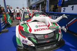 Race winner Tiago Monteiro, Honda Racing Team JAS, Honda Civic WTCC