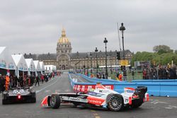 Bruno Senna, Mahindra Racing in the pitlane