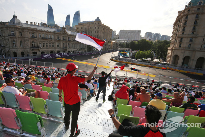 6. Rio Haryanto, Manor Racing MRT05