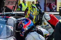 Driver change, #41 HTP Motorsport GmbH Mercedes SLS AMG GT3: Wim de Pundert, Brice Bosi, Indy Dontje, Jazeman Jaafar