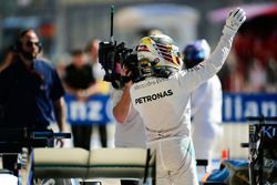 Lewis Hamilton, Mercedes AMG F1 feriert seine Pole Position