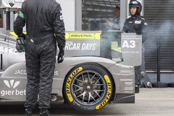 #4 ByKolles Racing CLM P1/01: Simon Trummer, Oliver Webb, Pierre Kaffer