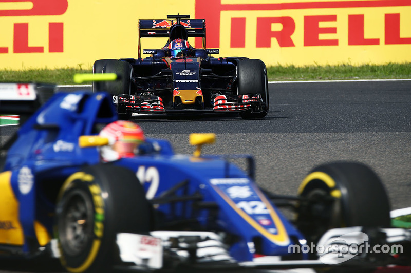 2016 год. За рулем болида (STR11) на первой пятничной тренировке