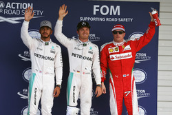 Qualifying top three in parc ferme (L to R): second place Lewis Hamilton, Mercedes AMG F1; Polesitter Nico Rosberg, Mercedes AMG F1; third place Kimi Raikkonen, Ferrari