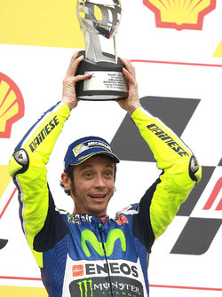 Podium: deuxième place Valentino Rossi, Yamaha Factory Racing