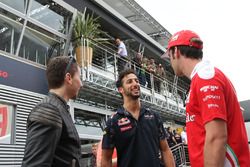 Jorge Lorenzo, piloto de Moto GP con Daniel Ricciardo, Red Bull Racing y Jean-Eric Vergne, Ferrari P