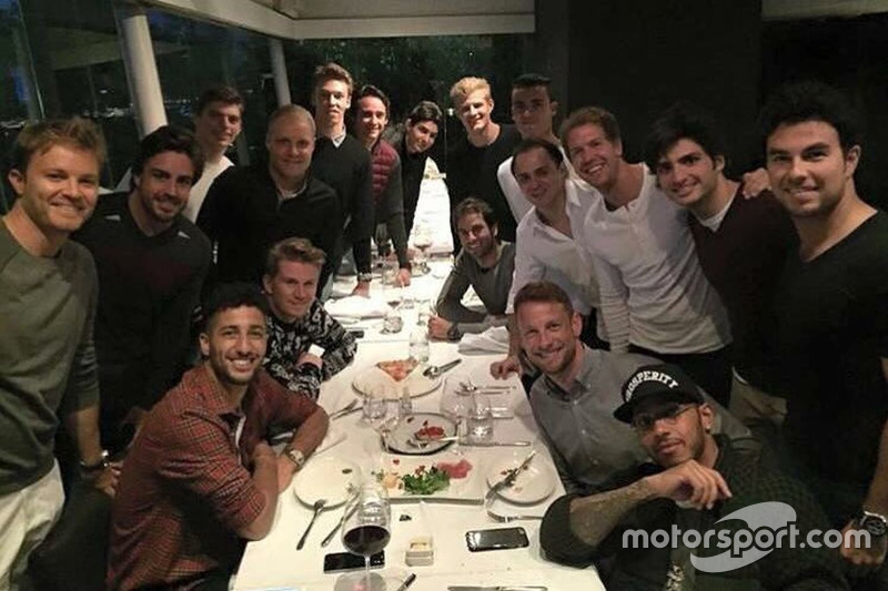 Jantar entre pilotos