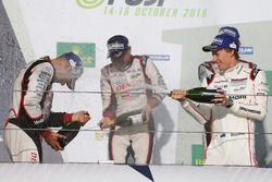 Podium: 1. #6 Toyota Racing, Toyota TS050 Hybrid: Stéphane Sarrazin, Mike Conway, Kamui Kobayashi, 2