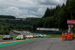 #28 Belgian Audi Club Team WRT, Audi R8 LMS: Nico Müller, René Rast, Laurens Vanthoor. #16 GRT Grass