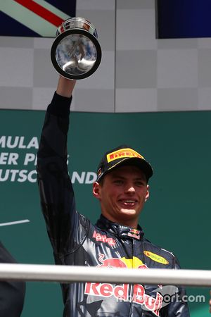 Podium : le troisième Max Verstappen, Red Bull Racing