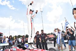 Ganador de la carrera Santiago Urrutia, Schmidt Peterson Motorsports