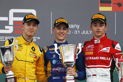 Jake Hughes, DAMS; Jack Aitken, Arden International et Charles Leclerc, ART Grand Prix