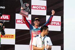 Le troisième, Michael van der Mark, Honda WSBK Team, sur le podium